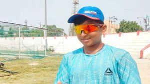 ఆస్ట్రేలియాపై సెంచరీ బాదిన 13 ఏళ్ల భారత కుర్రాడు..ఆల్‌టైమ్ వరల్డ్ రికార్డు!