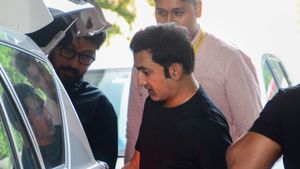 IND vs AUS: ఆస్ట్రేలియాను విడిచిన గంభీర్.. ఎందుకంటే?