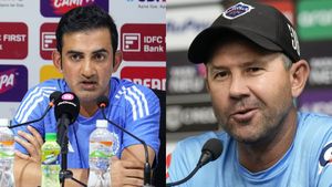 గంభీర్.. హెడ్ కోచ్ అనే సోయి లేకుండా మాట్లాడుతున్నాడు: రికీ పాంటింగ్