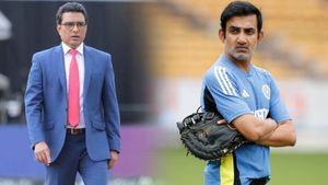 గంభీర్ నీకు బుద్దుందా.. అతన్ని 8వ స్థానంలో పంపిస్తావా?: సంజయ్ మంజ్రేకర్