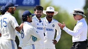 IND vs AUS: భారత్‌పై బాల్ టాంపరింగ్ ఆరోపణలు..ఇషాన్, రుతురాజ్‌పై వేటు!