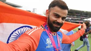 బాల్ బాయ్ నుంచి వరల్డ్ బెస్ట్ బ్యాటర్‌గా.. శతకవీరా సరిలేరు నీకెవ్వరూ!