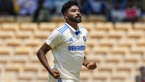 IND vs AUS: లబుషేన్ తొండాట.. మాస్ వార్నింగ్ ఇచ్చిన సిరాజ్(Video)