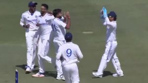 IND vs AUS: నిప్పులు చెరిగిన ముకేశ్.. వణికిపోయిన ఆస్ట్రేలియా (Video)