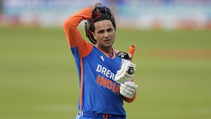 అరరే! ఫ్లాట్ పిచ్‌లు లేక ఎంత పనైంది.. అభిషేక్ శర్మపై పేలుతున్న జోక్స్!