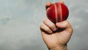 ఇదేందయ్యా ఇది.. జట్టులోని 11 మందితో బౌలింగా..?