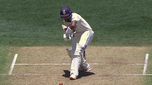 IND vs AUS: కేఎల్ రాహుల్ ఔటా? నాటౌటా? - మాజీ క్రికెటర్లు ఏమన్నారంటే! (Video)