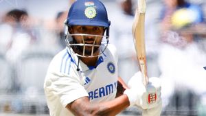 IND vs AUS: భారత్ ఆలౌట్.. తెలుగు కుర్రాడు టాప్ స్కోరర్!