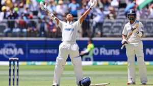 IND vs AUS: జైస్వాల్ నయా చరిత్ర.. సచిన్ రికార్డు సమం!