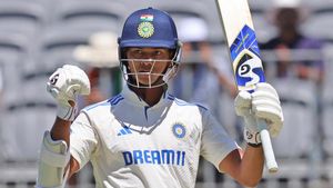 IND vs AUS: జైస్వాల్ అన్‌స్టాపబుల్.. ఆసియా క్రికెట్‌లో ఆల్‌టైమ్ రికార్డు!