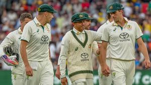 ఆస్ట్రేలియాకు బిగ్ షాక్: టెస్ట్ సిరీస్ మధ్యలోనే స్టార్ అవుట్