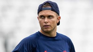 ఒకే ఇంట్లో నలుగురు అంతర్జాతీయ క్రికెటర్లు.. జింబాబ్వేకు ఆడనున్న బెన్ కరన్!