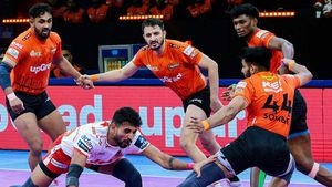 PKL 2024: ఉత్కంఠ పోరులో యు ముంబా‌పై గుజరాత్ విజయం