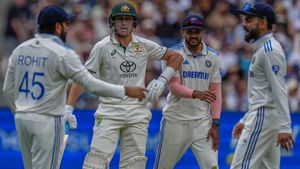 వెన్ను విరిగిన ఆస్ట్రేలియా..!!