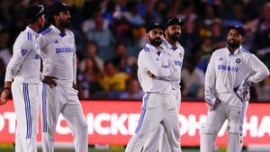 IND vs AUS: భారత్ అంటే అతనికి పూనకాలే..!