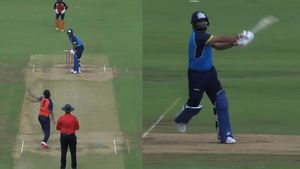 భారీ సిక్సర్లతో మహమ్మద్ షమీ విధ్వంసం..!(వీడియో)