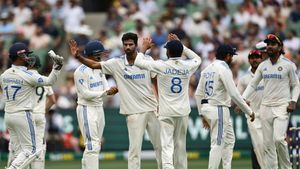 IND VS AUS: మెల్ బోర్న్ టెస్ట్ మొదటి రోజు అర గంట పొడిగింపు.. ఎందుకంటే..!