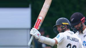 NZ vs ENG: చరిత్ర సృష్టించిన కేన్ మామ..!