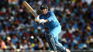 బాగా క్రికెట్ ఆడితే పీఆర్‌ అవసరం రాదు: ధోనీ