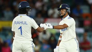 IND vs AUS: ఫాలో ఆన్ గండం గట్టెక్కాలంటే.. టీమిండియా ఎన్ని పరుగులు చేయాలంటే..?