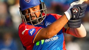 IPL 2025: ఆర్‌సీబీలోకి పృథ్వీ షా..!