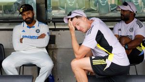 IND vs AUS: అతన్ని నిందించలేం.. ఆ కారణంతో వేటు వేయొద్దు!: రోహిత్