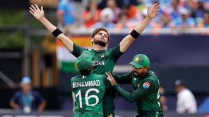 చరిత్ర సృష్టించిన షాహిన్ అఫ్రిది.. ఆల్‌టైమ్ వరల్డ్ రికార్డ్!