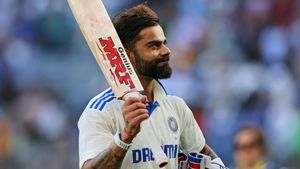 IND vs AUS: సచిన్ వరల్డ్ రికార్డుపై కన్నేసిన కోహ్లి- మరో సెంచరీ చేస్తే...!