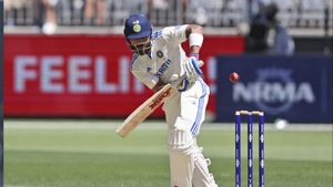 ఆ బలహీనతే కోహ్లీ కొంపముంచుతోంది: భారత మాజీ క్రికెటర్