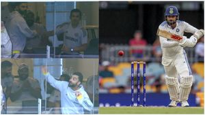 IND vs AUS: బౌండరీ కొట్టిన ఆకాశ్ దీప్.. ఎగిరి గంతేసిన కోహ్లీ, గంభీర్(వీడియో)