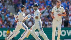 IND vs AUS: కోహ్లీ, రోహిత్ విఫలం.. కష్టాల్లో భారత్!