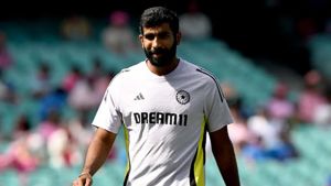 IPL 2025 సీజన్‌కు బుమ్రాను దూరంగా ఉంచాలి!