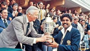 Kapil Dev: పాకిస్థాన్‌లో పుట్టి భారత క్రికెట్‌ను నిలబెట్టిన ధీరుడు!