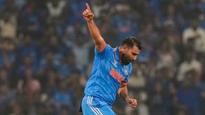 రెచ్చిపోయిన షమీ - బీసీసీఐకి స్ట్రాంగ్ మెసేజ్!!