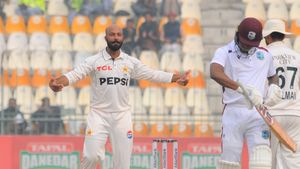 స్పిన్నర్ల మ్యాజిక్.. 127 పరుగుల తేడాతో పాకిస్థాన్ ఘన విజయం