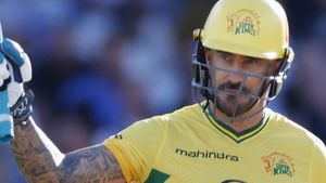 11,000 వేల పరుగుల మార్క్ - ఒకేసారి ఇద్దరు స్టార్ క్రికెటర్స్ సూపర్ రికార్డ్