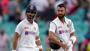 షట్.. జస్ట్ మిస్ - పుజార్ 99, బదోని 99, రహానె 96