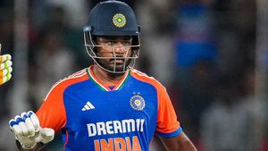 సంజూ శాంసన్ కొంపమొంచిన ఆ ఒక్క మెసేజ్!.. అందుకే ఛాంపియన్స్ ట్రోఫీకి నో ఛాన్స్!!