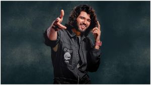 ఇంగ్లాండ్ సిరీస్ ముందు విజయ్ దేవరకొండ సర్‌ప్రైజ్‌! - టీమిండియా క్రికెటర్ షాక్!!