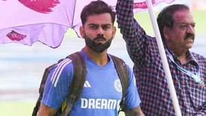 'అతడిపైనే ఆధారపడిన కోహ్లీ భవితవ్యం!!' - రివ్యూ మీటింగ్ లో ఏం జరిగిందంటే?