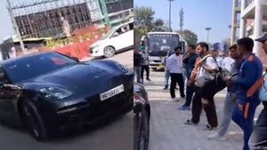 Ranji Trophy Pracitce Session : 'HR 26 EX 0018'.. వైరల్ గా కోహ్లీ లగ్జరీ కార్