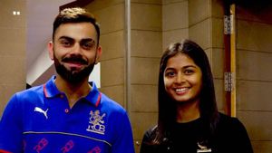 'అవును అదే నిజం, కోహ్లీతోనే ఉన్నా!': ఆర్సీబీ క్వీన్