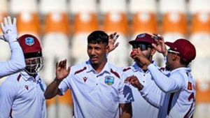 పాక్ గడ్డపై వెస్టిండీస్ చారిత్రాత్మక విజయం.. 35 ఏళ్ల తర్వాత ఇదే తొలిసారి