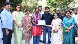 తెలంగాణ బిడ్డ‌ గొంగడి త్రిషకు రూ.కోటి నజరానా - ప్రకటించిన సీఎం రేవంత్‌రెడ్డి