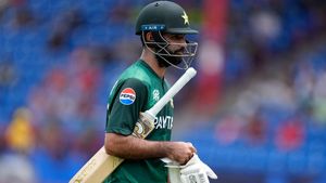 IND VS PAK: పాకిస్థాన్‌కు దెబ్బ మీద దెబ్బ - భారత్‌తో మ్యాచ్‌కు అతడు దూరం