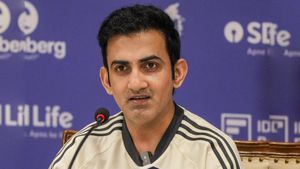 గంభీర్.. నీ పిచ్చి ప్రయోగాలతో అతనికి తీరని అన్యాయం: భారత మాజీ క్రికెటర్