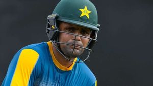 Champions Trophy 2025 టైటిల్ దేవుడెరుగు.. మా జట్టు సెమీస్ చేరితే గొప్ప: పాక్ మాజీ క్రికెటర్