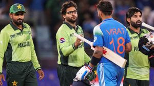 IND vs PAK: 'మహ్మద్ రిజ్వాన్ పిరికివాడు.. బాబర్ ఆజం పనికిరానివాడు'