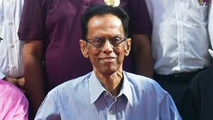 రంజీ ట్రోఫీలో విషాదం! - గుండెపోటుతో ముంబయి మాజీ కెప్టెన్ మృతి