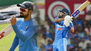 'తప్పుగా మాట్లాడుతున్నారు!.. ఆ స్థానంలో శ్రేయస్ బదులు కోహ్లీ ఆడతాడా ఏంటి?'